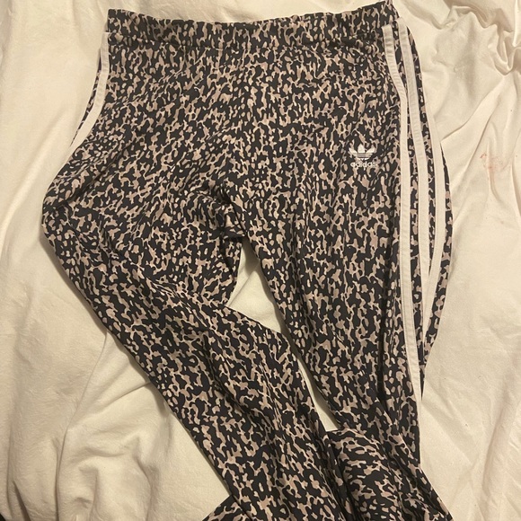 Adidas cheetah print workout tights - Picture 1 of 3